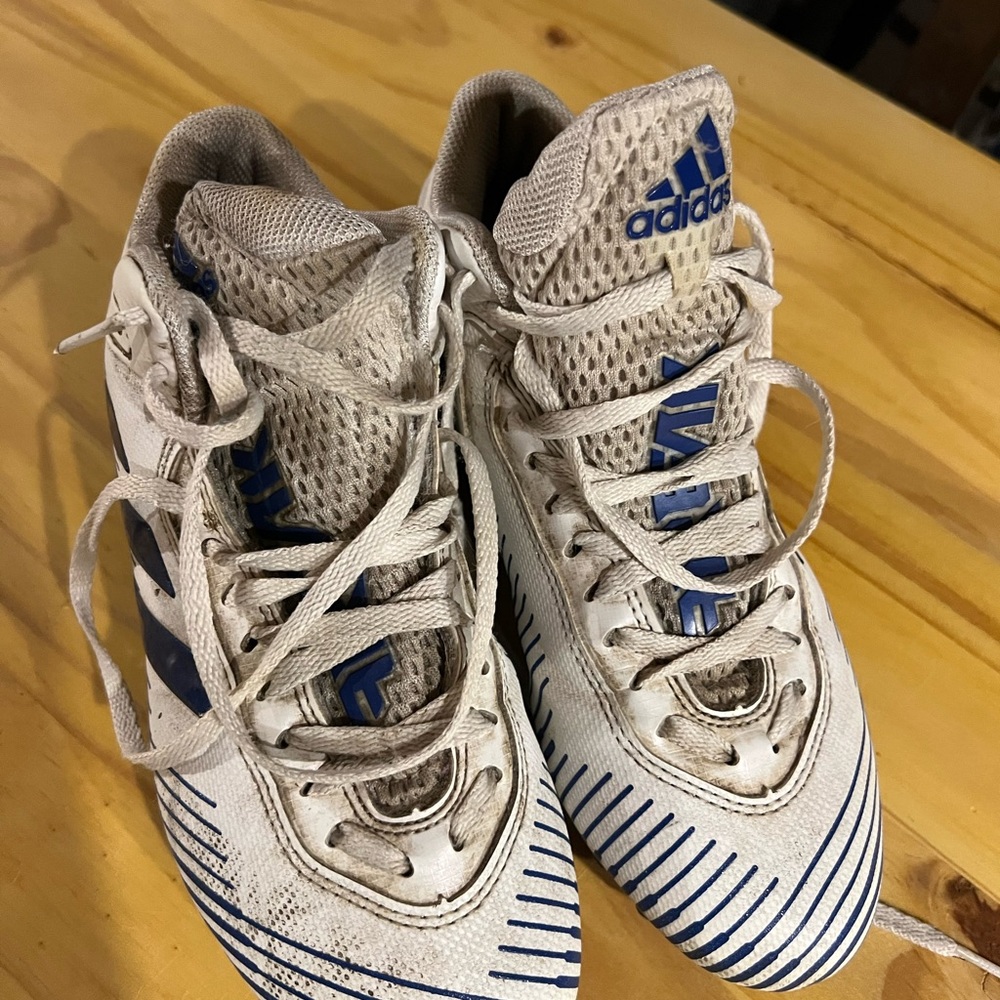 Football cleats - Picture 6 of 7